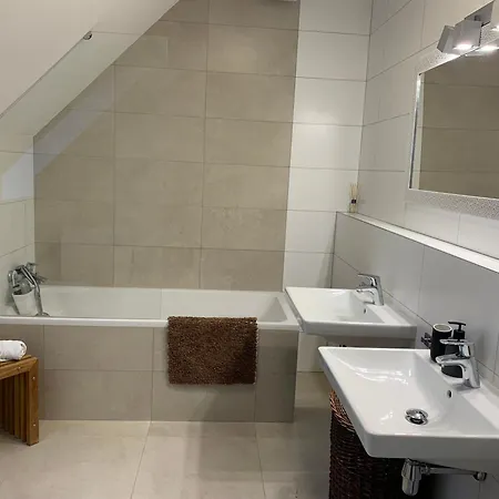 Exkluzivny Mezonet V Centre Mesta - Free Parking Apartment Trnava